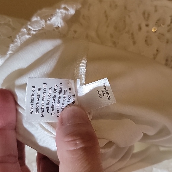 Lace dress - Picture 7 of 7